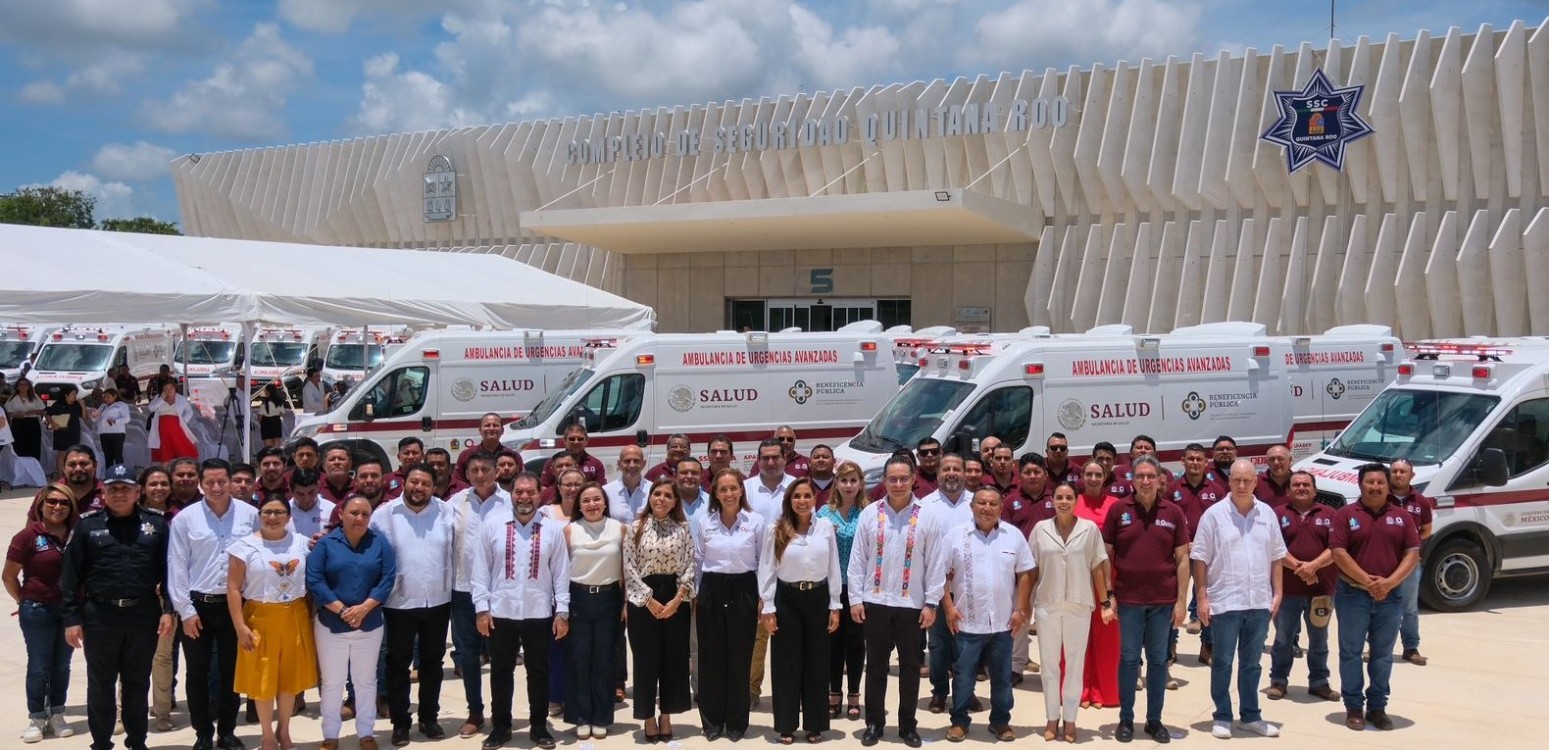 Mara Lezama recibe 31 ambulancias para mejorar la atención médica en Quintana Roo