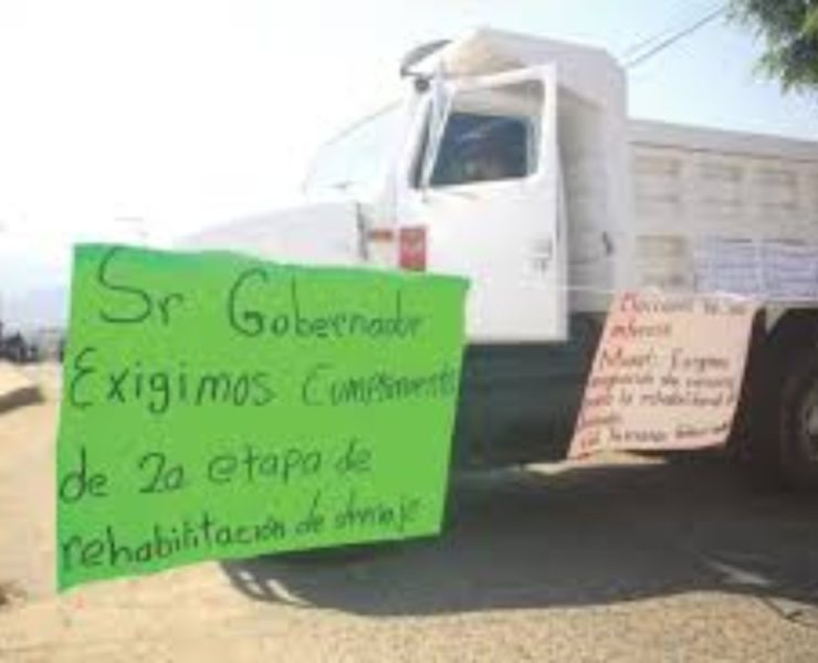 Después de 12 años en el olvido Fraccionamiento El Rosario pide ayuda