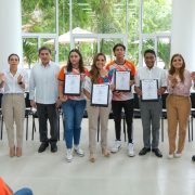 Mara Lezama cumple compromiso con estudiantes de la Universidad Politécnica de Q. Roo