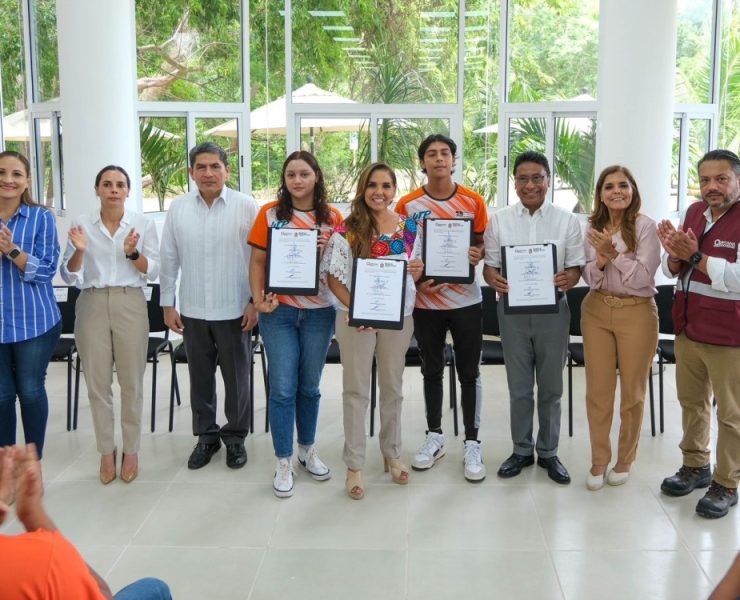 Mara Lezama cumple compromiso con estudiantes de la Universidad Politécnica de Q. Roo