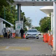 Niegan acceso a derechohabiente del Hospital Naval al recinto portuario