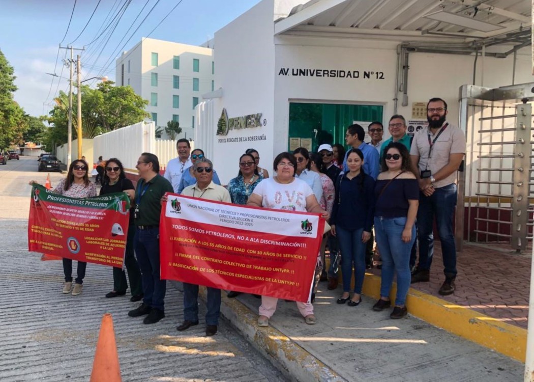 Manifestación de la UNTYPP contra Pemex