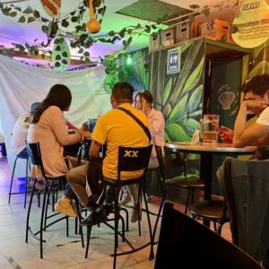 Para que vayas con tus cuates y la pases padrísimo.