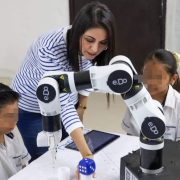 Educación de vanguardia: Clases de robótica en escuelas públicas
