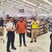 Explosión en tienda de autoservicio en Playa del Carmen provoca evacuación general