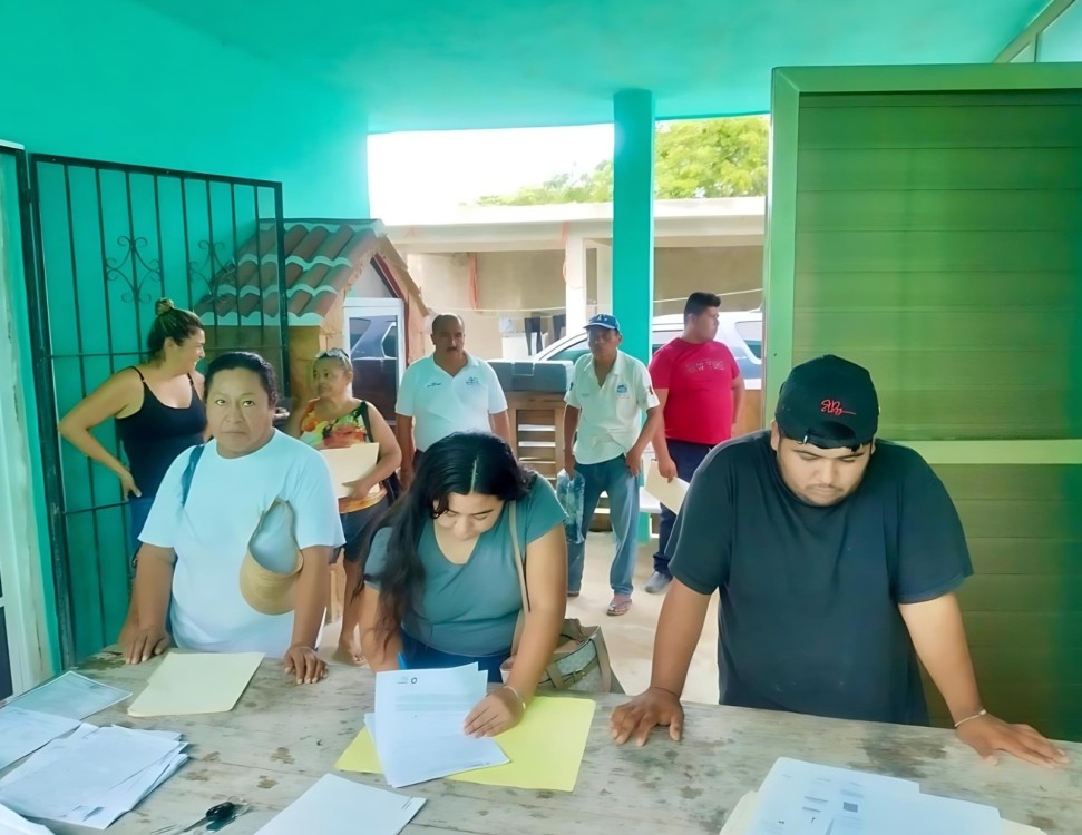 Fortalecen la regularización de predios en Mahahual, favoreciendo a las familias locales