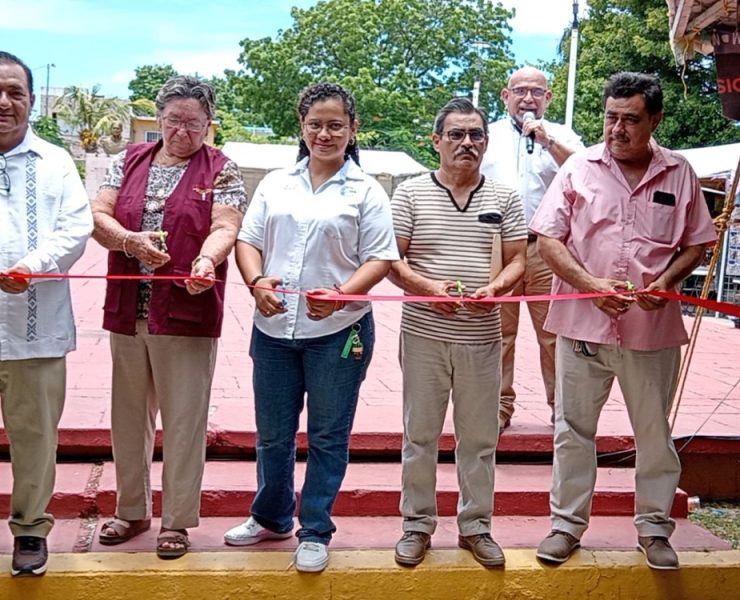 Inicia Feria de Regreso a Clases con 27 expositores