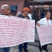 Petroleros jubilados piden al Presidente que no les abandone