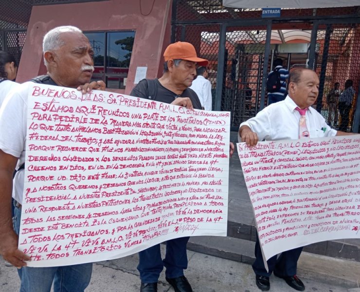 Petroleros jubilados piden al Presidente que no les abandone