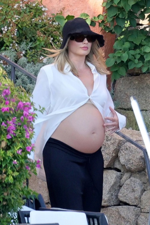 Margot Robbie presume su embarazo