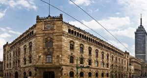 El Majestuoso Palacio Postal.