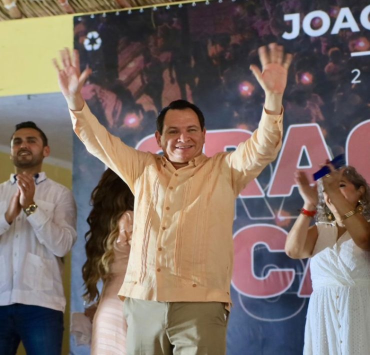 ‘Huacho’ Díaz Mena agradeció al equipo del Distrito III Federal de Yucatán