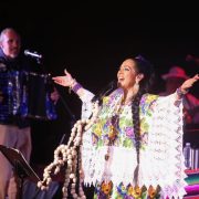 Lila Downs y la Orquesta Típica Yukalpetén deslumbran en el Gran Festival del Palacio de la Música 2024.