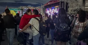 Para este emotivo homenaje, fanáticos de Juan Gabriel de toda la república mexicana, viajaron hasta la CDMX, para disfrutar de este gran momento.
