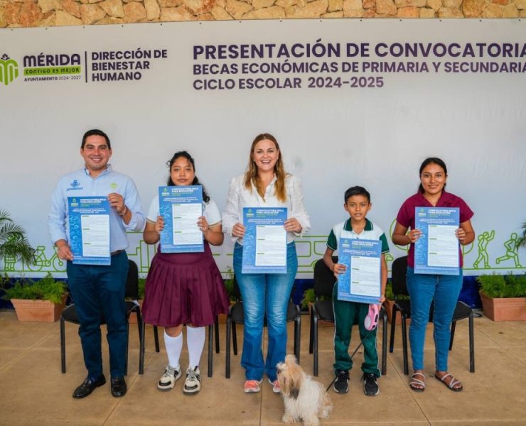 Gran impulso a la educación: Cecilia Patrón realiza entrega de becas en Mérida