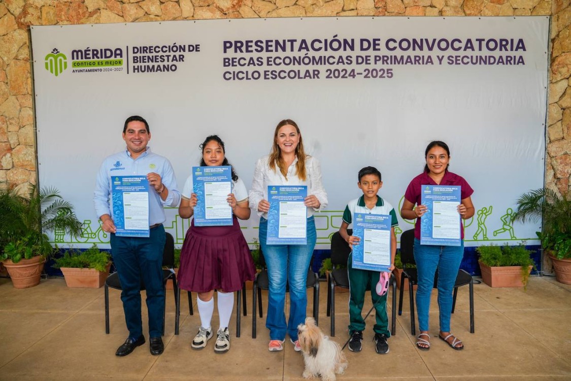 Gran impulso a la educación: Cecilia Patrón realiza entrega de becas en Mérida