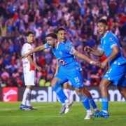 Un solo gol bastó para que Cruz Azul le ganará a Chivas y se mantenga como lider general.