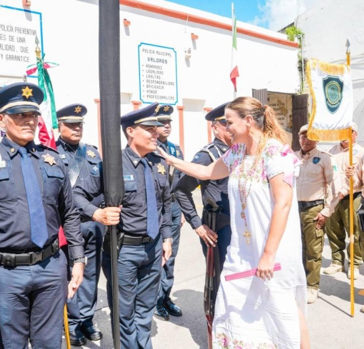 Cecilia Patrón reconoce a la Policía Municipal la seguridad que le brindan a Mérida