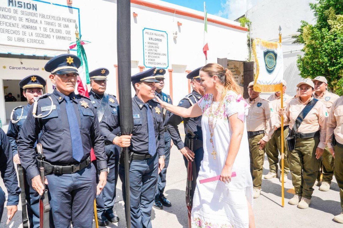 Cecilia Patrón reconoce a la Policía Municipal la seguridad que le brindan a Mérida