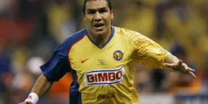 Salvador Cabañas es el jugador del América que más goles le ha hecho a Pumas.
