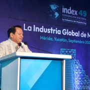 Díaz Mena invita a empresarios a revolucionar Yucatán: ¡Descubre cómo!