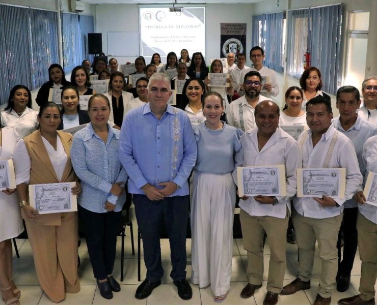 Entregan constancias a egresados del Diplomado Nuevo Sistema Procesal Civil y Familiar