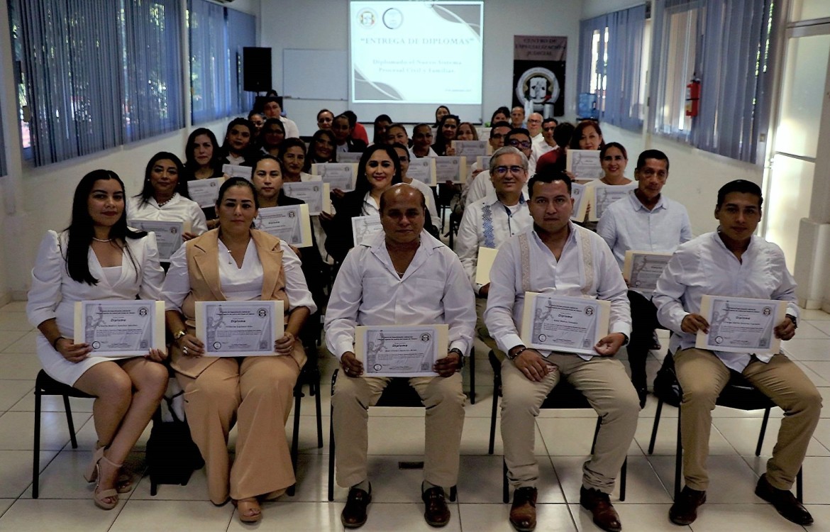 Entregan constancias a egresados