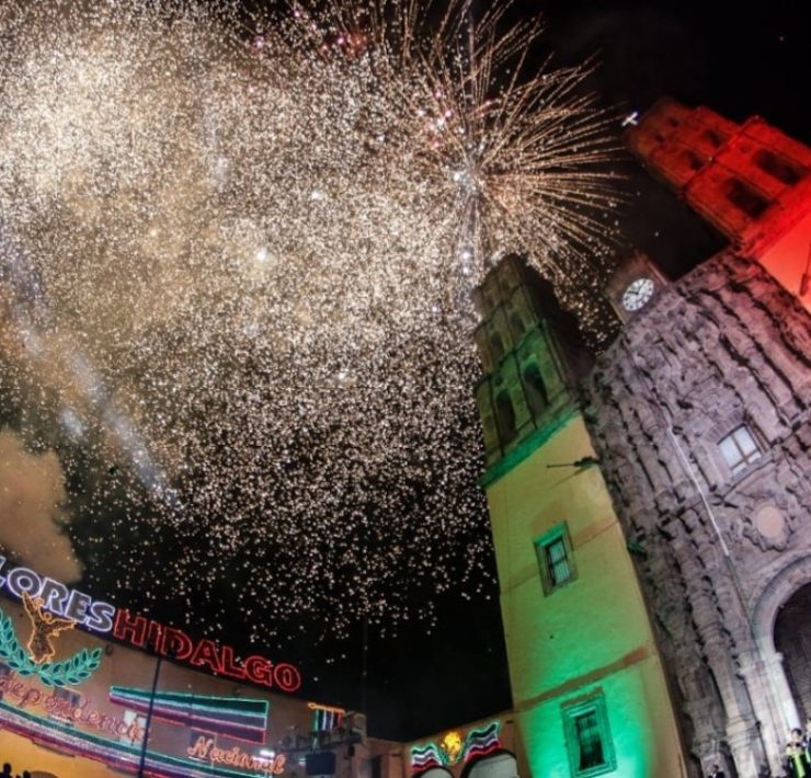 El Grito en el Zócalo de la Ciudad de México.