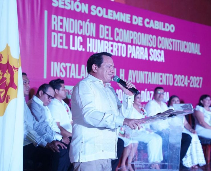 Huacho Díaz Mena acompañó a alcaldes electos a su toma de protesta