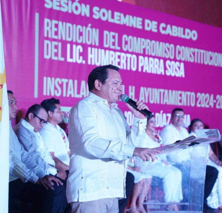 Huacho Díaz Mena acompañó a alcaldes electos a su toma de protesta