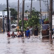 Huracán 'John' deja 5 muertos en Guerrero; Acapulco, la zona más afectada con inundaciones en 19 colonias