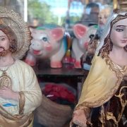 María de la Luz restauradora de imágenes religiosas