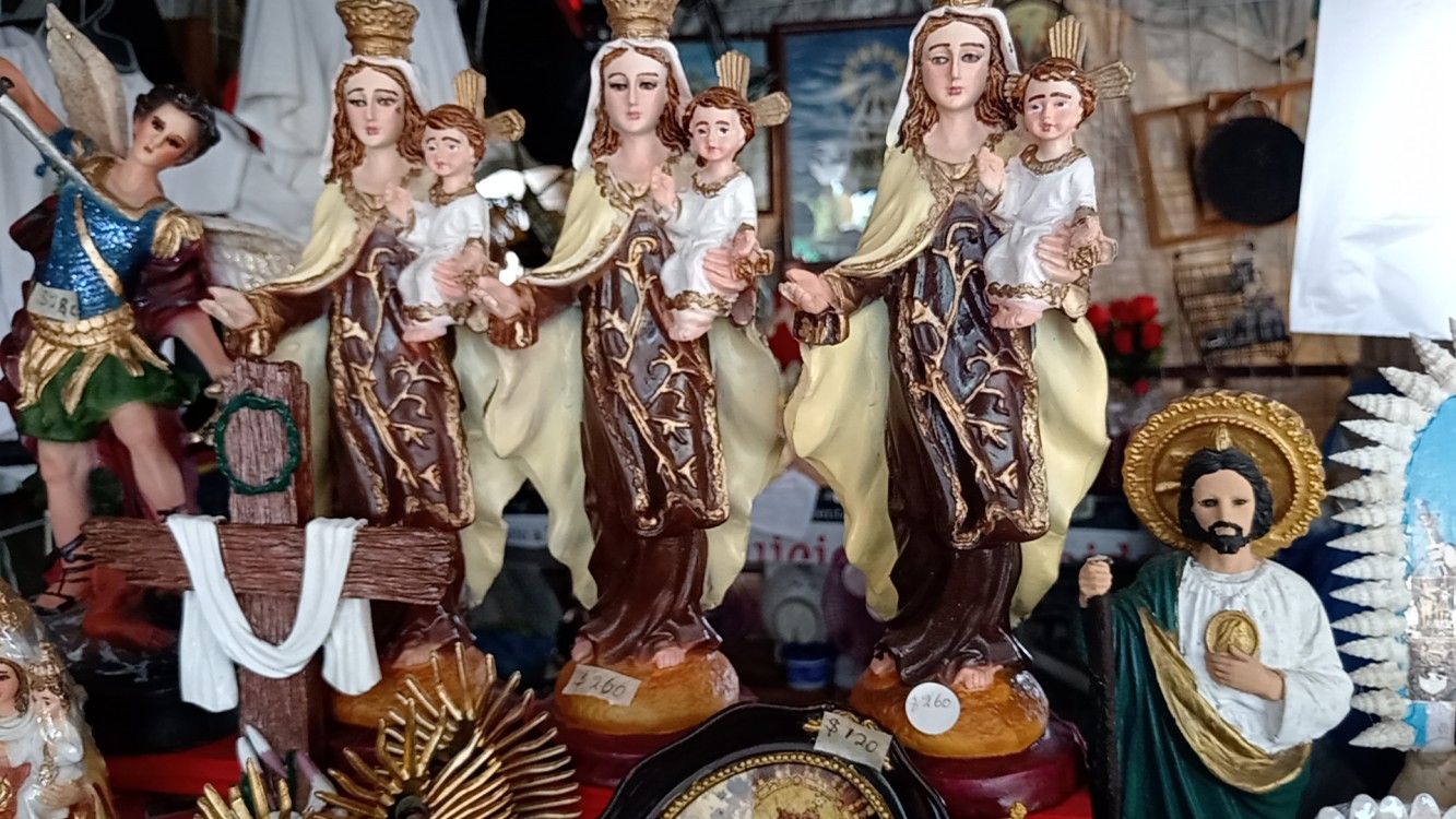 María de la Luz restauradora de imágenes religiosas