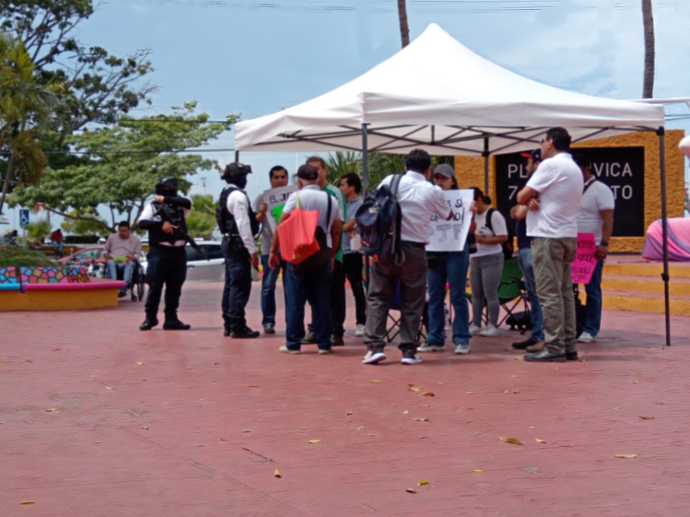 Trabajadores del Poder Judicial se manifiestan frente a Palacio Municipal