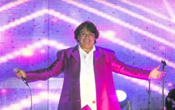 Este evento especial, que ha generado gran expectativa, rendirá tributo a Juan Gabriel con la proyección de su famoso concierto “Mis 40 en Bellas Artes” en el Zócalo capitalino.