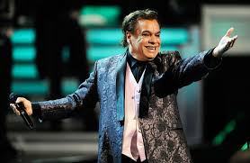 Este domingo, Recordarán a Juan Gabriel en CDMX, proyectando el concierto de sus 40 años, en el Zócalo.