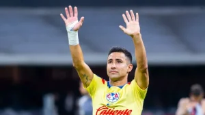 El lateral izquierdo Luis Fuentes, fue el último futbolista en jugador con Pumas y América y ser bicampeón en ambos clubes.