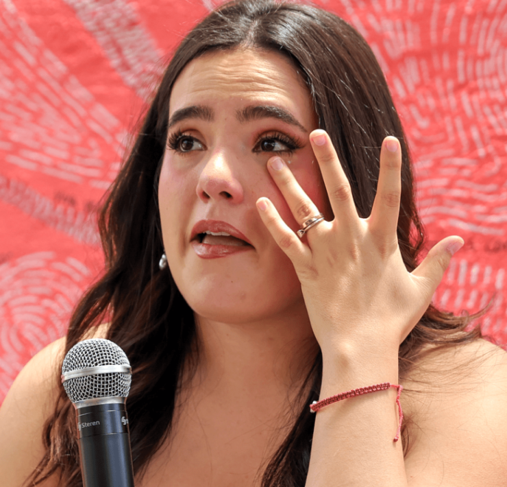 Multan a Camila Fernández por error en el Himno Nacional! 😱 Descubre cómo su equivocación en la pelea de Canelo Álvarez la llevará a pagar una fuerte cantidad.