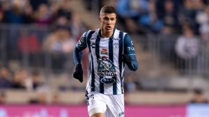 El mediocampista colombiano Nelson Deossa, fue factor para conseguir el triunfo del Pachuca, ante Puebla.