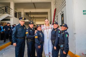 La Alcaldesa de Mérida, Cecilia Patrón reconoce a la Policía Municipal, por la labor realizada para velar por la seguridad y la paz de las y los meridanos.
