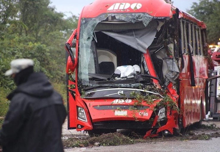 Accidente de camión ADO en Mérida-Cancún: Km. 192
