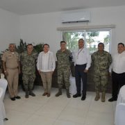 Díaz Mena se reúne con mandos de la Décima Tercera Zona Naval