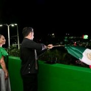 Edil carmelita vitorea a los héroes que nos dieron patria