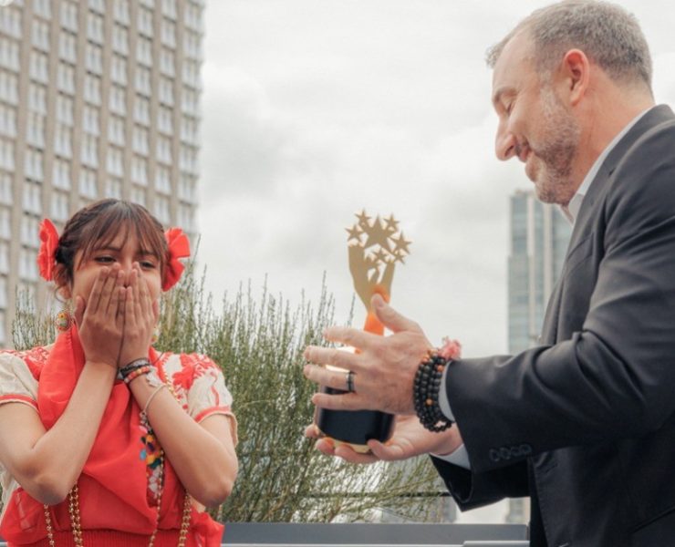 Mexicana de 16 años gana premio Global Student Prize 2024, Ángela Olazarán