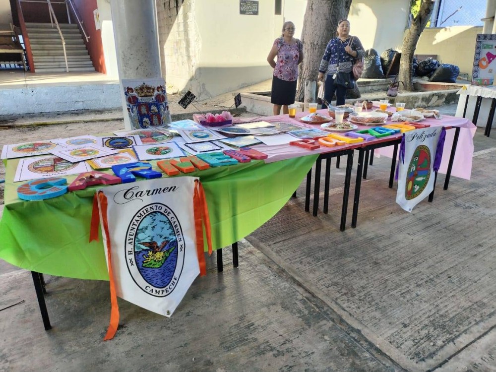 Papelerías ven un repunte de ventas por el mes de la Campechanidad