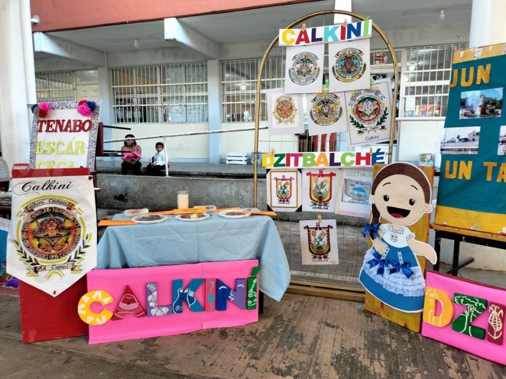 Papelerías ven un repunte de ventas por el mes de la Campechanidad