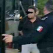 Degenerado en Mérida se masturba en Va y Ven