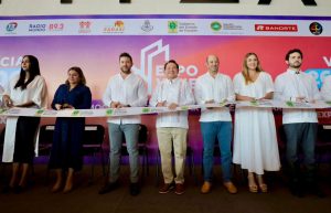 El Gobernador del Estado de Yucatán, Joaquín Díaz Mena inauguró la Expo Vivienda, celebrada en el Centro de Convenciones Siglo XXI.
