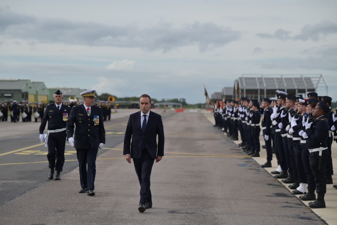 Francia se une a la lucha contra Rusia