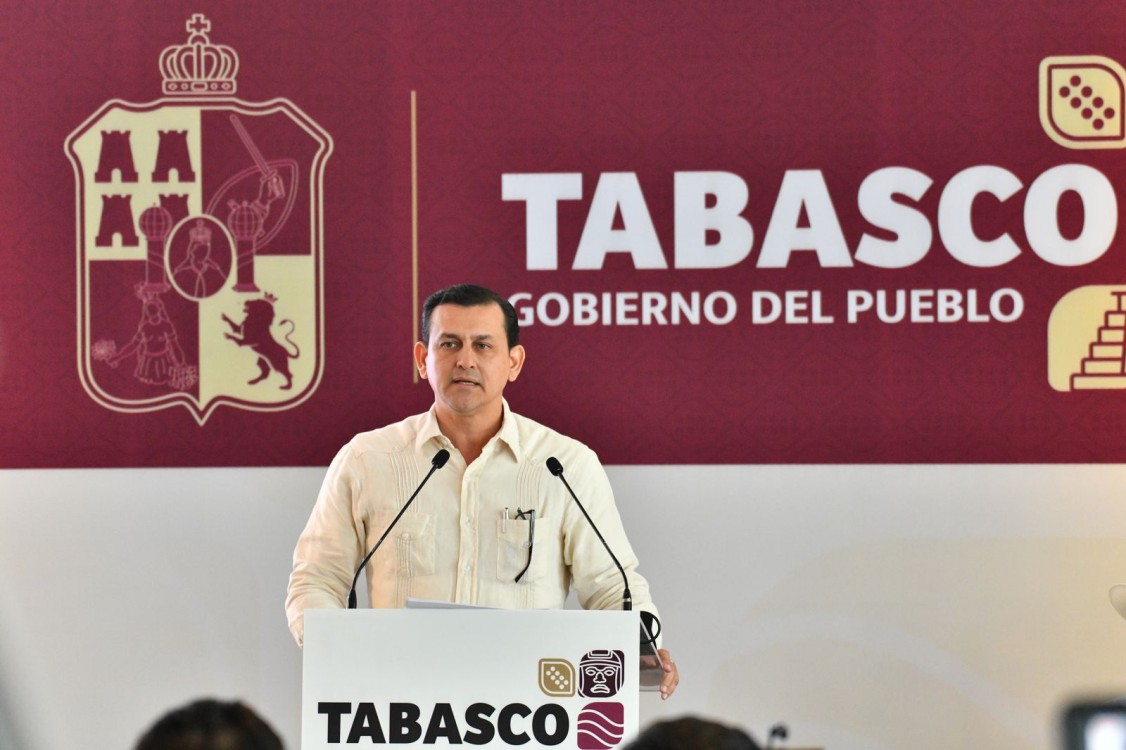 Javier May logró un acuerdo con CFE para condonar la deuda histórica de Tabasco